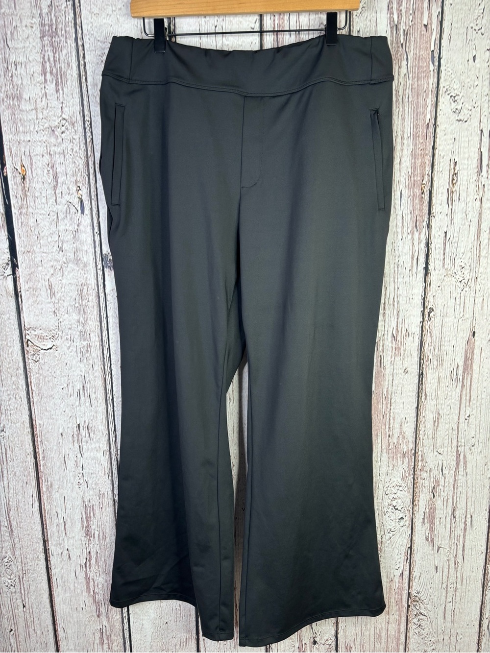 NWT NEW Halara Black Flex Day Stretch Pants Size 1X Reg Flare Leg Zipper Pockets